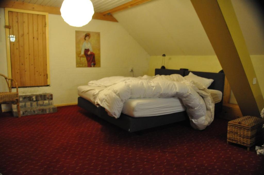 Bed and Breakfast De Hoge Peel à Heythuysen Chambre photo